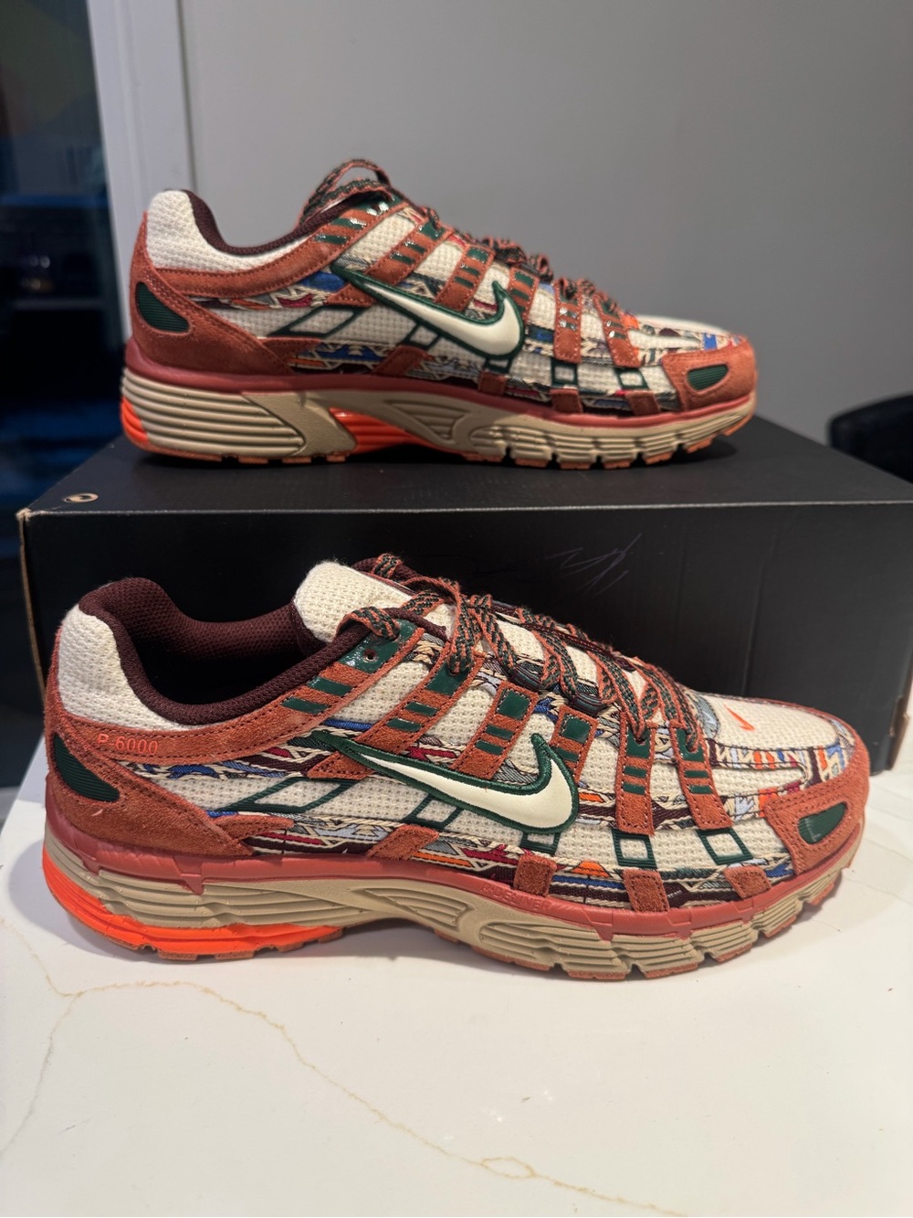 Nike Multicolor Trail Runners with Green Swoosh and Rust Overlays - Picture 4 of 10